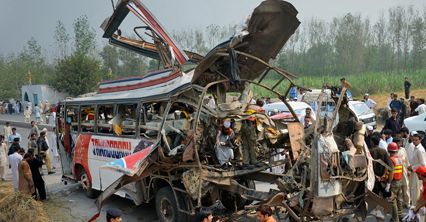 Zamach bombowy na autobus w Pakistanie