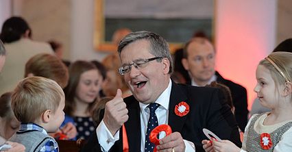 Bronisław Komorowski i kokardy narodowe