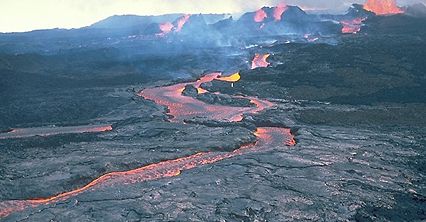 Budzi się wulkan Mauna Loa