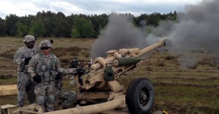 Strzelanie artyleryjskie żołnierzy USA pod Toruniem