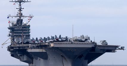 Lotniskowiec USS George Washington na Filipinach