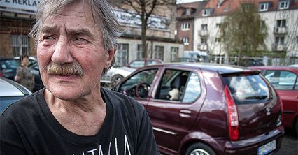 Lidia i Bogdan mieszkają w samochodach w centrum Poznania