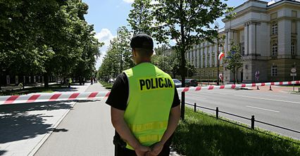 Mężczyzna podpalił się przed kancelarią premiera w Warszawie