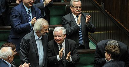 Polityka pod osłoną nocy