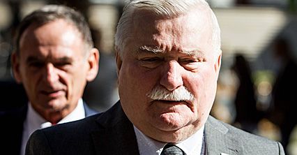 Lech Wałęsa oskarża Kaczyńskich ws. Smoleńska