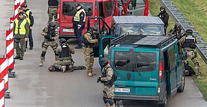 Ćwiczenia na A4 przed szczytem NATO i Światowymi Dniami Młodzieży
