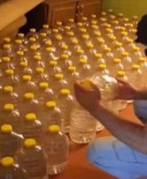 Robią wódkę z podpałki do grilla!