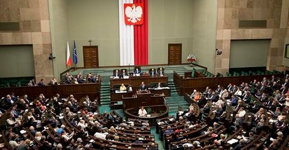 Kancelaria sejmu promuje umowy "śmieciowe"? "Solidarność" reaguje ostro