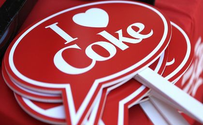 Coca-Cola rusza na podbój rynków z napojem ziołowym