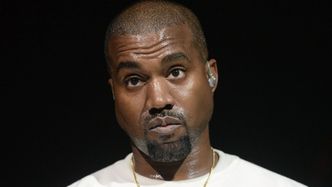 Kanye West sprzedaje skarpety za 800 ZŁOTYCH. Internauci grzmią: "To SZALEŃSTWO" (FOTO)