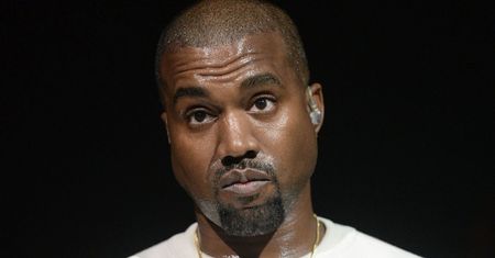 Kanye West sprzedaje skarpety za 800 ZŁOTYCH. Internauci grzmią: "To SZALEŃSTWO" (FOTO)
