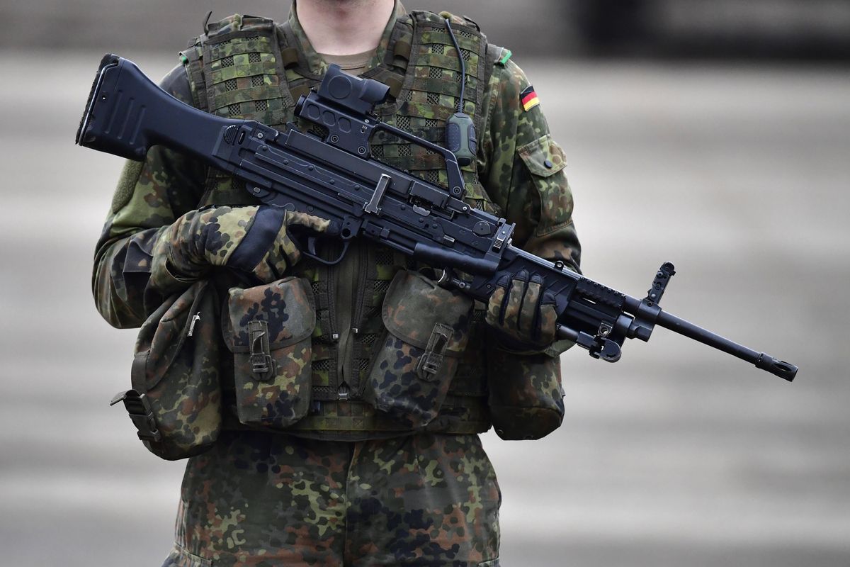 
Byli żołnierze Bundeswehry podejrzani o planowanie ataków na migrantów 