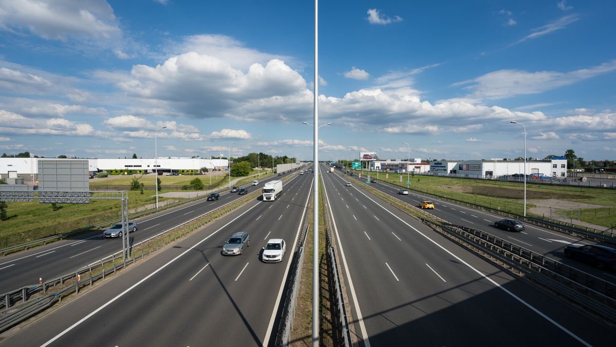 Drogi w Polsce. Więcej tras będzie objętych odcinkowym pomiarem prędkości.