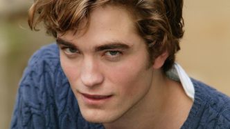 Robert Pattinson przeobraża się w JOKERA na łamach amerykańskiego "GQ" (ZDJĘCIA)