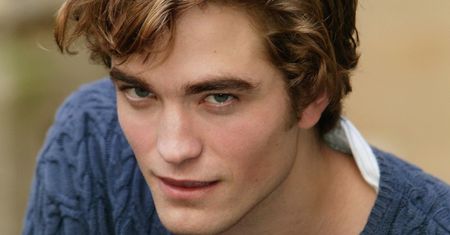 Robert Pattinson przeobraża się w JOKERA na łamach amerykańskiego "GQ" (ZDJĘCIA)