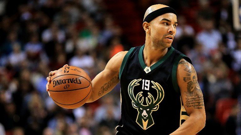 Jerryd Bayless trafiał w sezonie 2015/16 aż 43,7 procent rzutów za trzy