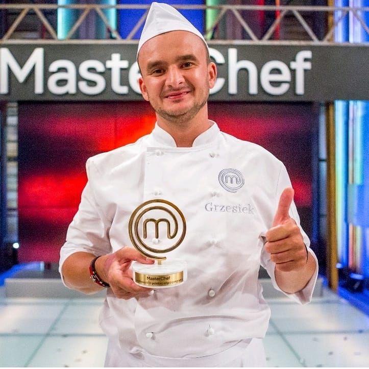 "MasterChef". Grzegorz Zawierucha Wygrał 8. Edycję. Brat Pospieszył Z ...