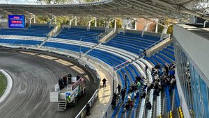 Grożenie sądem, wulgaryzmy, wyzwiska i kłótnia zamiast dyskusji. Smutne sceny na polskim stadionie