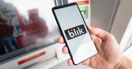 Wypłacał pieniądze z oszustw "na BLIK-a". 17-latek w rękach policji