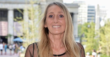 56-letnia Beata Pawlikowska zadaje szyku w PRZEŚWITUJĄCEJ MINIÓWCE na premierze musicalu (ZDJĘCIA)