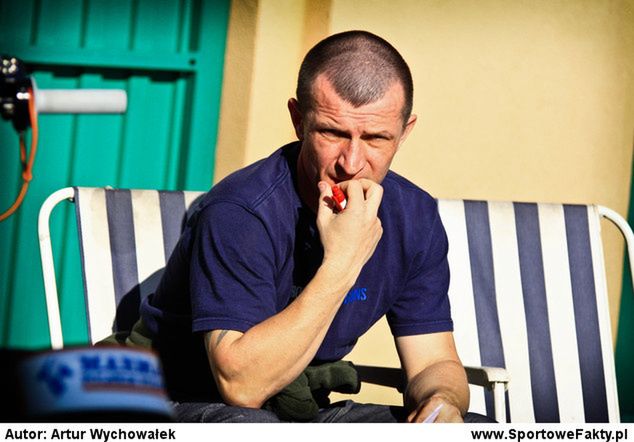 Trener Dariusz Śledź ma nad czym myśleć. Pogoda mocno utrudnia przygotowania jego podopiecznym