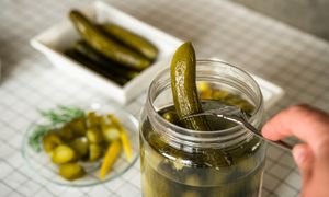 Krzyżówka o ogórkach kiszonych. Co wiesz o klasyku polskich przetworów?