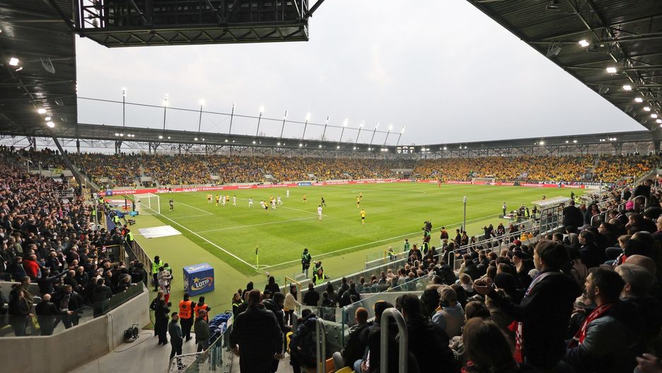 Arena Katowice została otwarta 30 marca 2025 roku meczem PKO Ekstraklasy GKS - Górnik Zabrze.