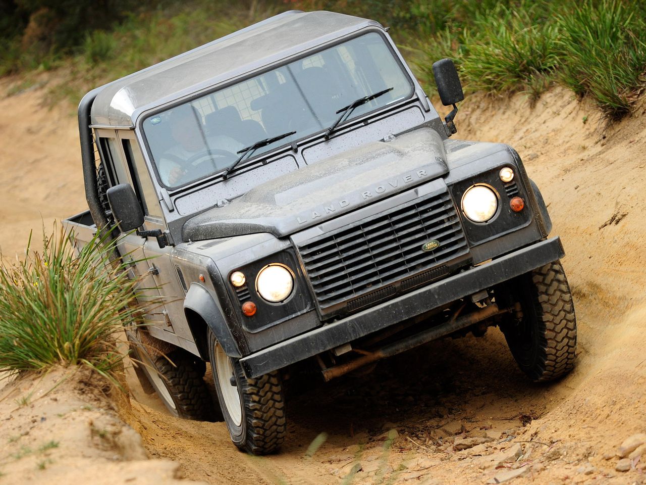 Land Rover Defender 110 Double Cab Pickup AU-spec (2007)