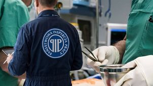 Lekarze wyjęci spod kontroli PIP? Jednoznaczne stanowisko resortu