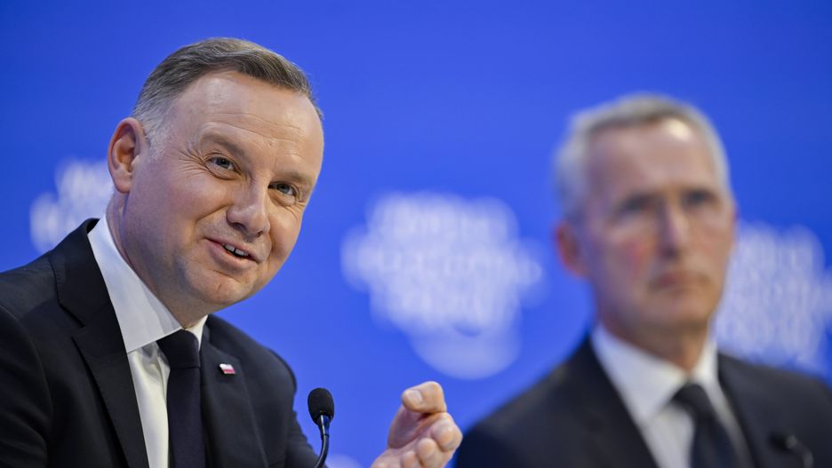 53rd annual meeting of World Economic Forum, in Davos
epa10413783 Andrzej Duda (L), President of Poland,  addresses a panel session next to Jens Stoltenberg, Secretary-General of NATO, during the 53rd annual meeting of the World Economic Forum (WEF) in Davos, Switzerland, 18 January 2023. The meeting brings together entrepreneurs, scientists, corporate and political leaders in Davos under the topic 'Cooperation in a Fragmented World' from 16 to 20 January.  EPA/GIAN EHRENZELLER 
Dostawca: PAP/EPA.
GIAN EHRENZELLER