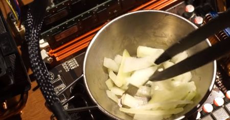 Gotuj z AMD, czyli kurczak katsu curry smażony na Phenomie II. Smacznego!