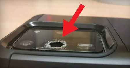 W Samsungu Galaxy S20 wybuchają aparaty. Producenta pozwano