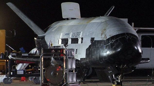 Supertajny X-37B od roku krąży na orbicie i nikt nie wie, co tam właściwie robi 1