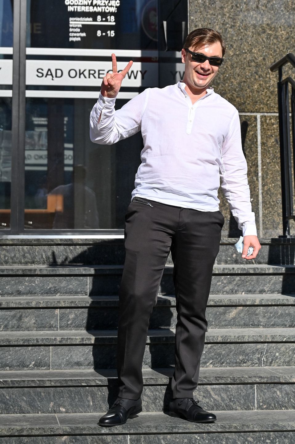 Daniel Martyniuk wychodzi z sądu po rozprawie rozwodowej