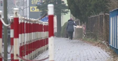 IMGW ostrzega przed zimowymi zagrożeniami: Śnieg, oblodzenie i marznące opady w całej Polsce