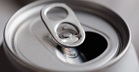 Zakaz sprzedaży energetyków dzieciom i młodzieży. W żadnej szkole już ich nie kupisz