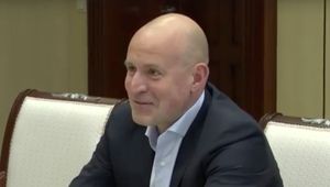 Polacy napychają kieszeń oligarsze z Rosji. Niemcy mogą tylko patrzeć