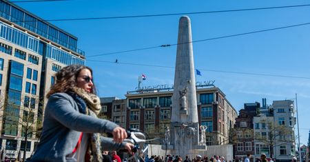 Tak wygląda drugi dzień Wielkanocy w Holandii. Tłumy w sklepach meblowych