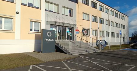 Wągrowiec: dwie osoby w szpitalu po ataku nożownika