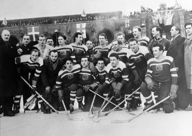 Reprezentacja Czechosłowacji na MŚ w 1949 roku (fot. PAP).