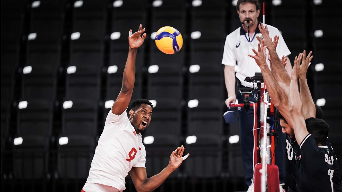 Materiały prasowe / FIVB / Na zdjęciu: Wilfredo Leon atakuje podczas meczu z Iranem