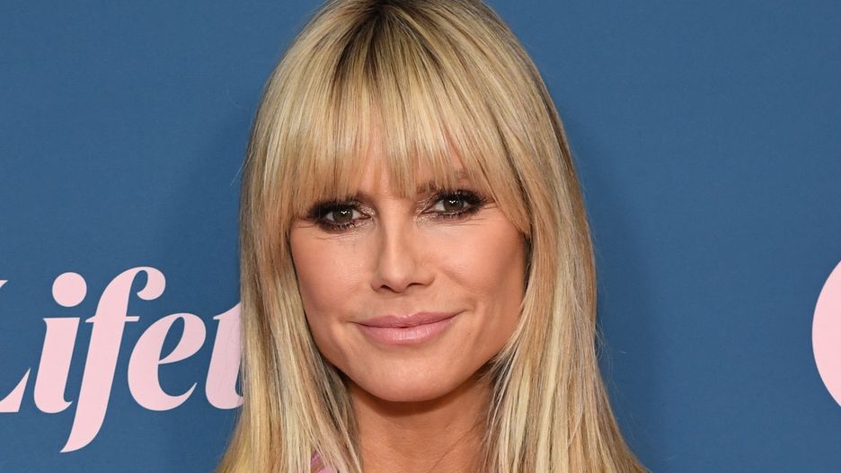 Heidi Klum w fioletowej stylizacji
