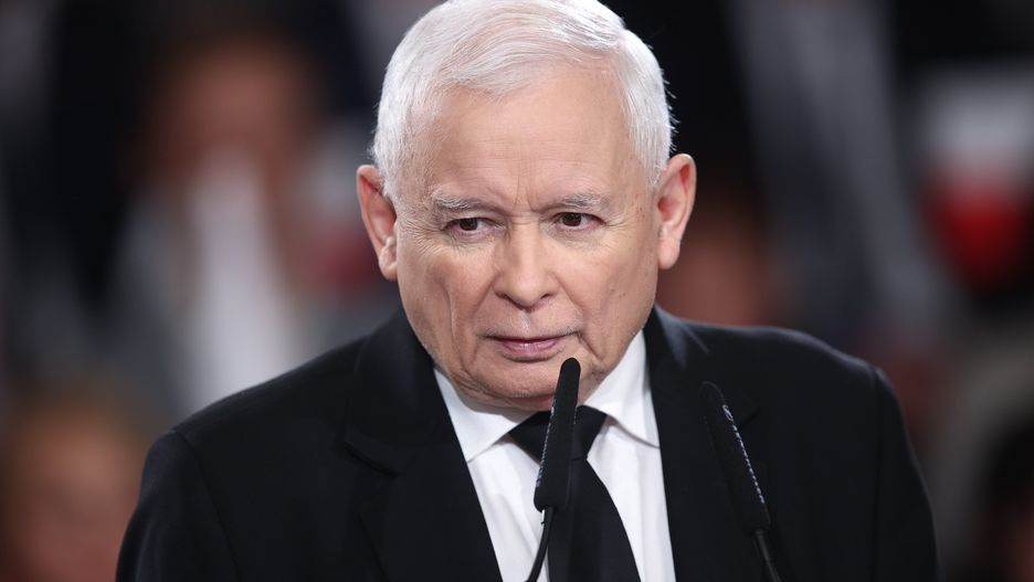 Kraków, 11.11.2023. Prezes PiS Jarosław Kaczyński podczas obchodów Święta Niepodległości w siedzibie KSTG "Sokół" w Krakowie, 11 bm. Przedstawiciele rządu i politycy PiS biorą w Krakowie udział w obchodach Narodowego Święta Niepodległości. (mr) PAP/Łukasz Gągulski