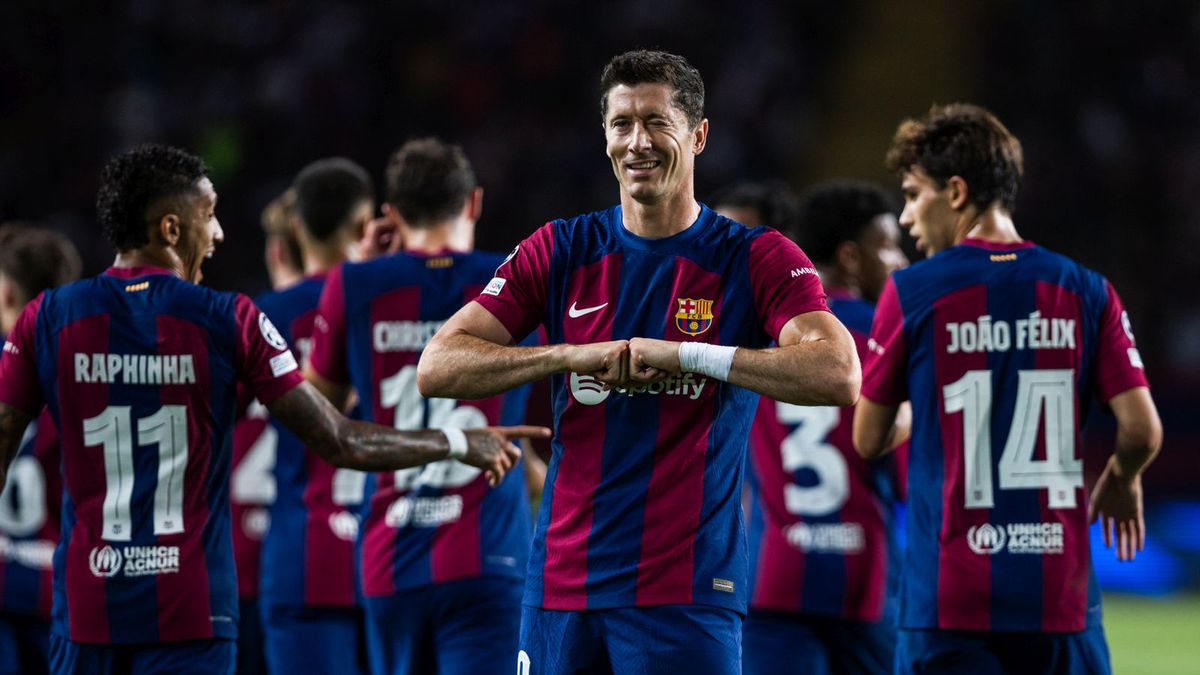 Getty Images / Photo By Javier Borrego/Europa Press via Getty Images / Na zdjęciu: piłkarze FC Barcelony (na pierwszym planie: Robert Lewandowski)