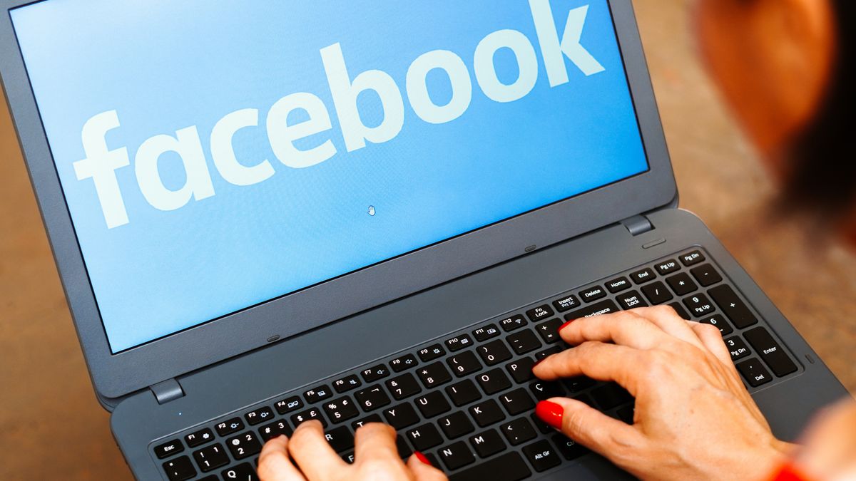 BRAZIL - 2023/09/25: In this photo illustration, the Facebook logo is displayed on a notebook screen. (Photo Illustration by Rafael Henrique/SOPA Images/LightRocket via Getty Images)