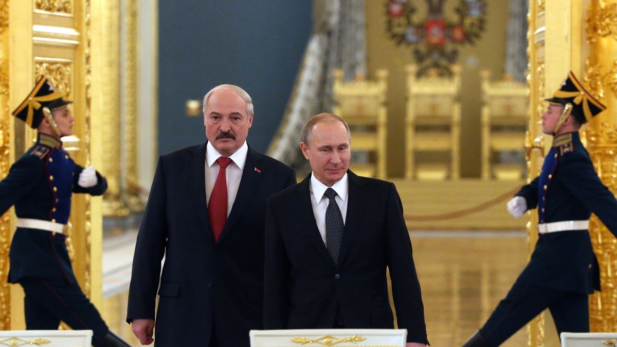 Aleksander Łukaszenka zarzuca Rosjanom próbę wpływania na wyniki wyborów prezydenckich.