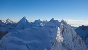 Wypadek w Himalajach. Zmarł polski alpinista, drugi czeka na pomoc