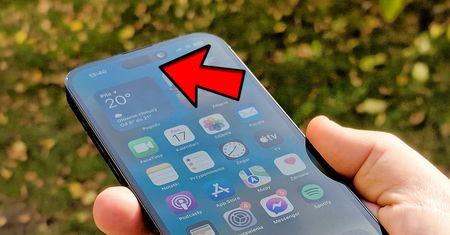 Problemy z produkcją iPhone'a 15. Winne Dynamic Island