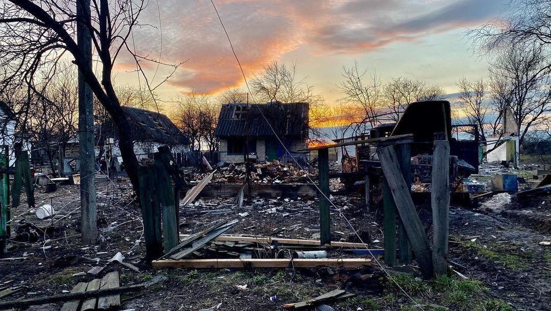 Mateusz Lachowski opublikował zdjęcia kompletnie zniszczonego miasteczka w środkowej Ukrainie