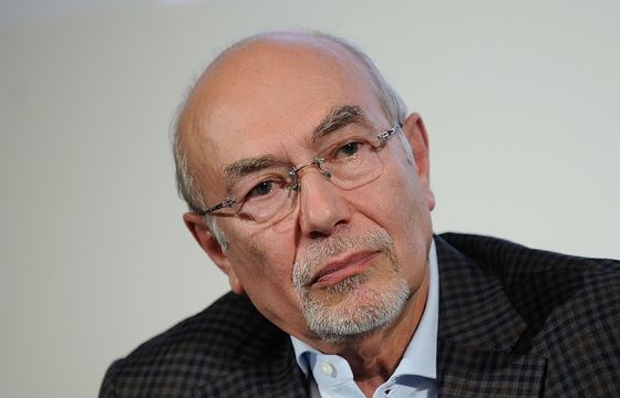 Były szef Polsatu nadzoruje telekom. Zamiast żony Solorza